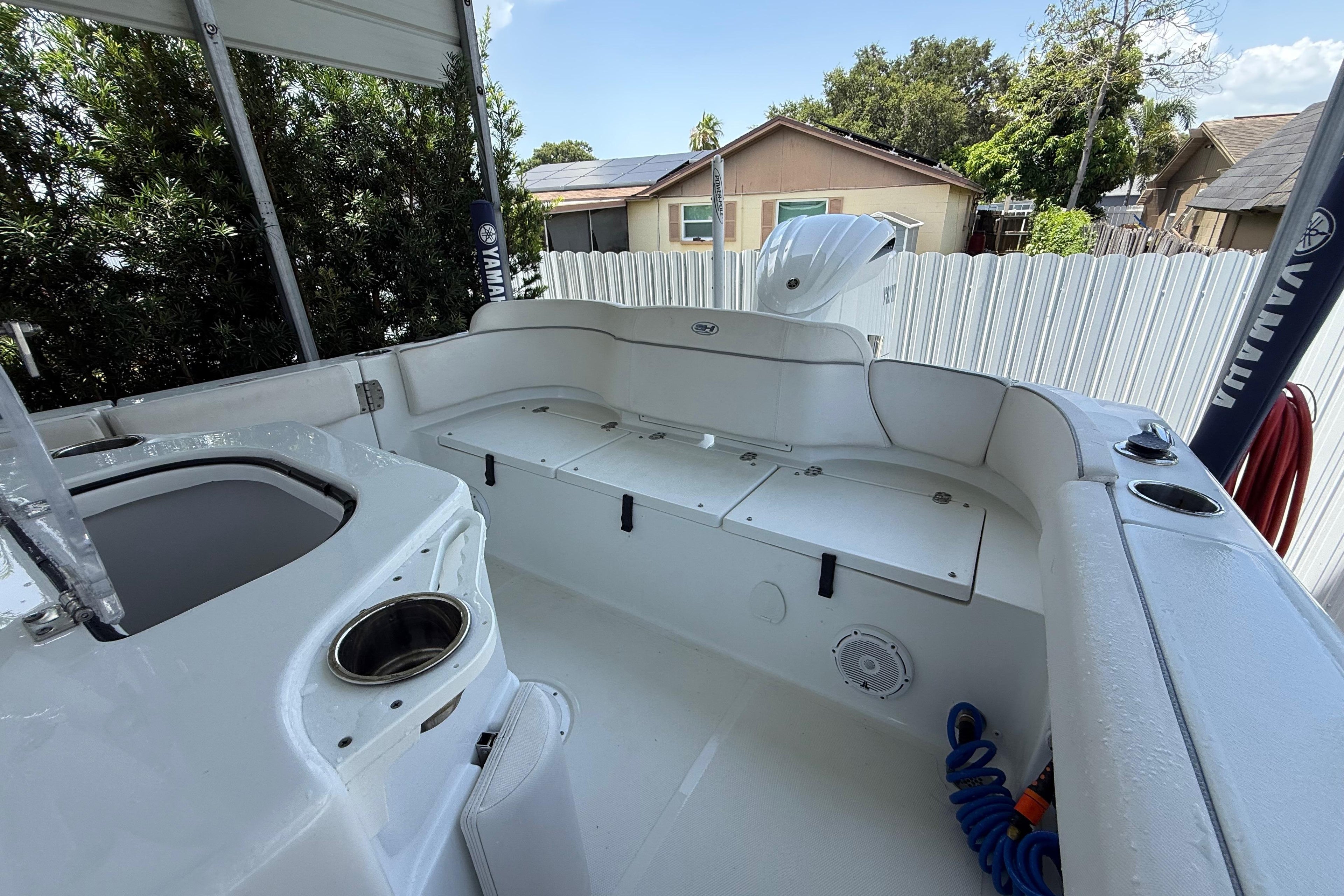 2023 Sea Hunt Ultra 239SE — Yamaha 300, Tampa
