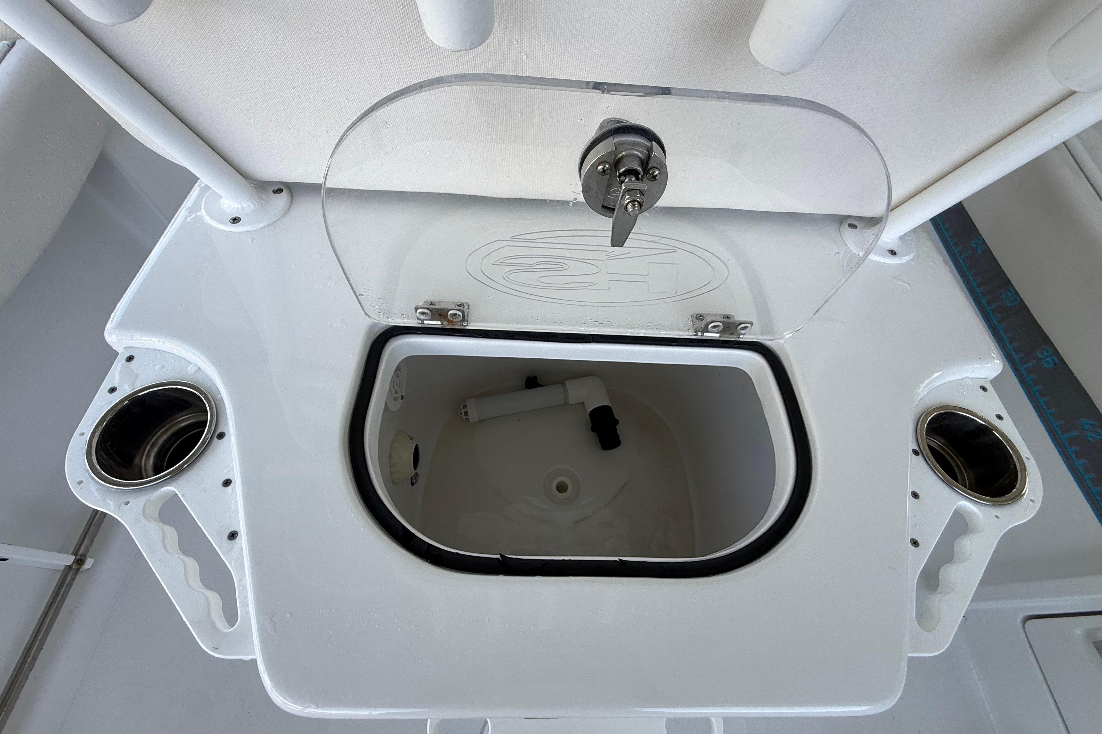 2023 Sea Hunt Ultra 239SE — Yamaha 300, Tampa