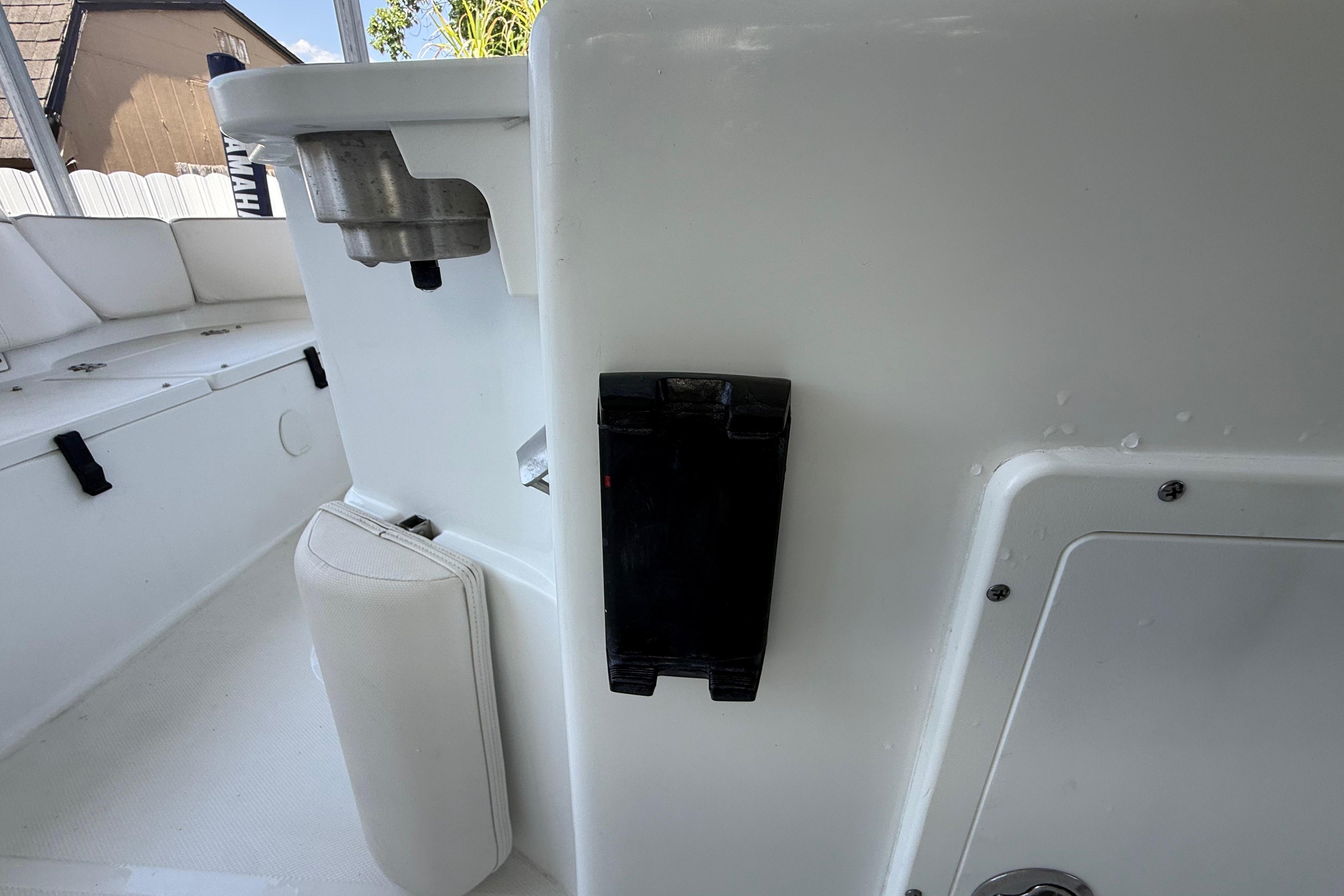 2023 Sea Hunt Ultra 239SE — Yamaha 300, Tampa