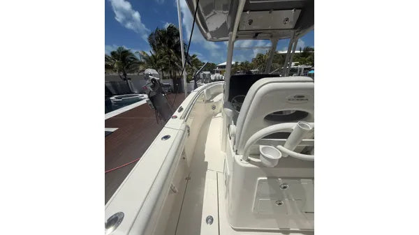 2024 Cobia 280 Center Console