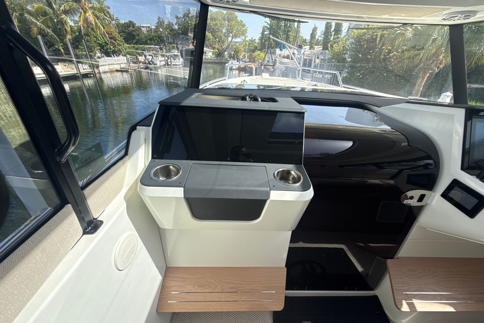 2024 Quarken 35 Cabin Tourer — Twin Yamaha 350s, North Miami Beach