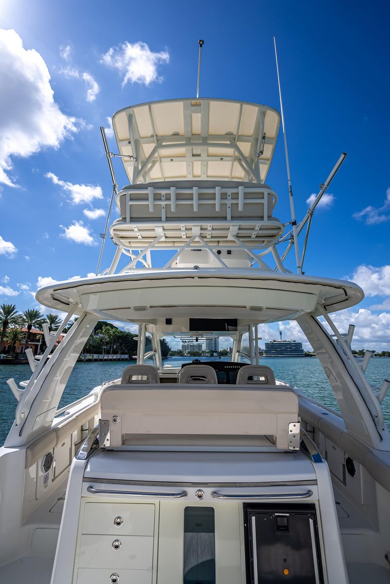 2016 Boston Whaler 420 Outrage — Quad Mercury 350 Verado, Fort Lauderdale