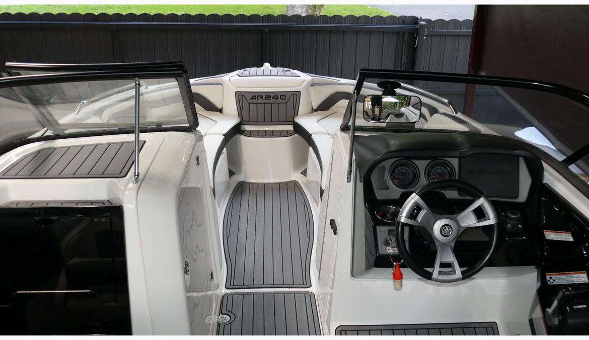 2015 Yamaha Boats AR240