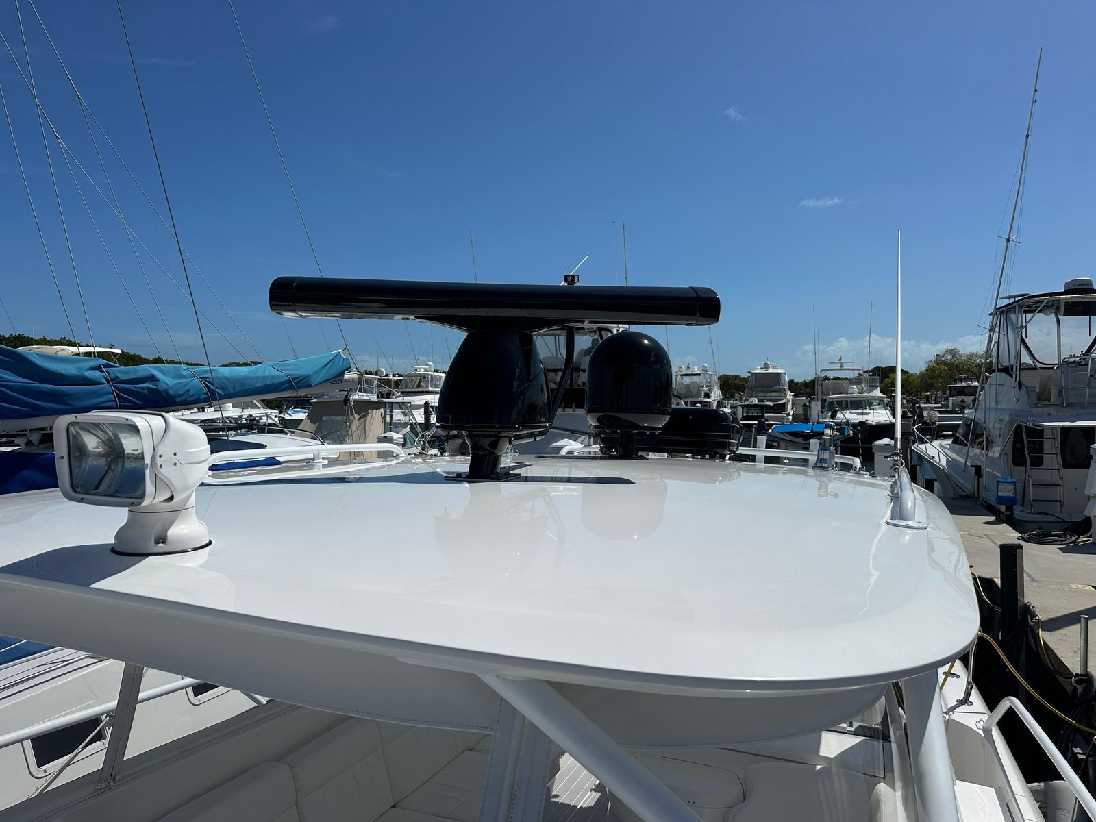 2008 Intrepid 390 Sport Yacht