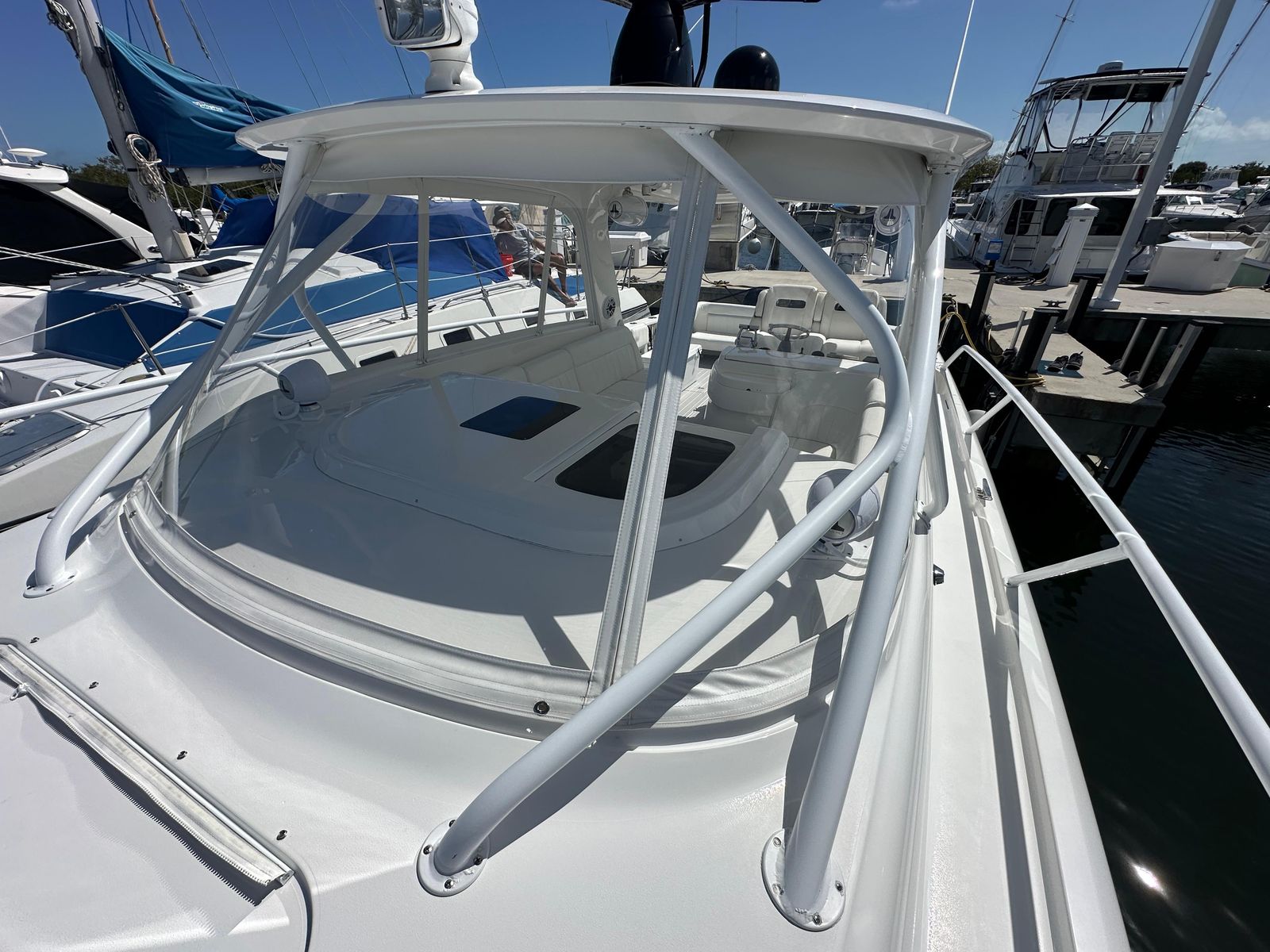 2008 Intrepid 390 Sport Yacht