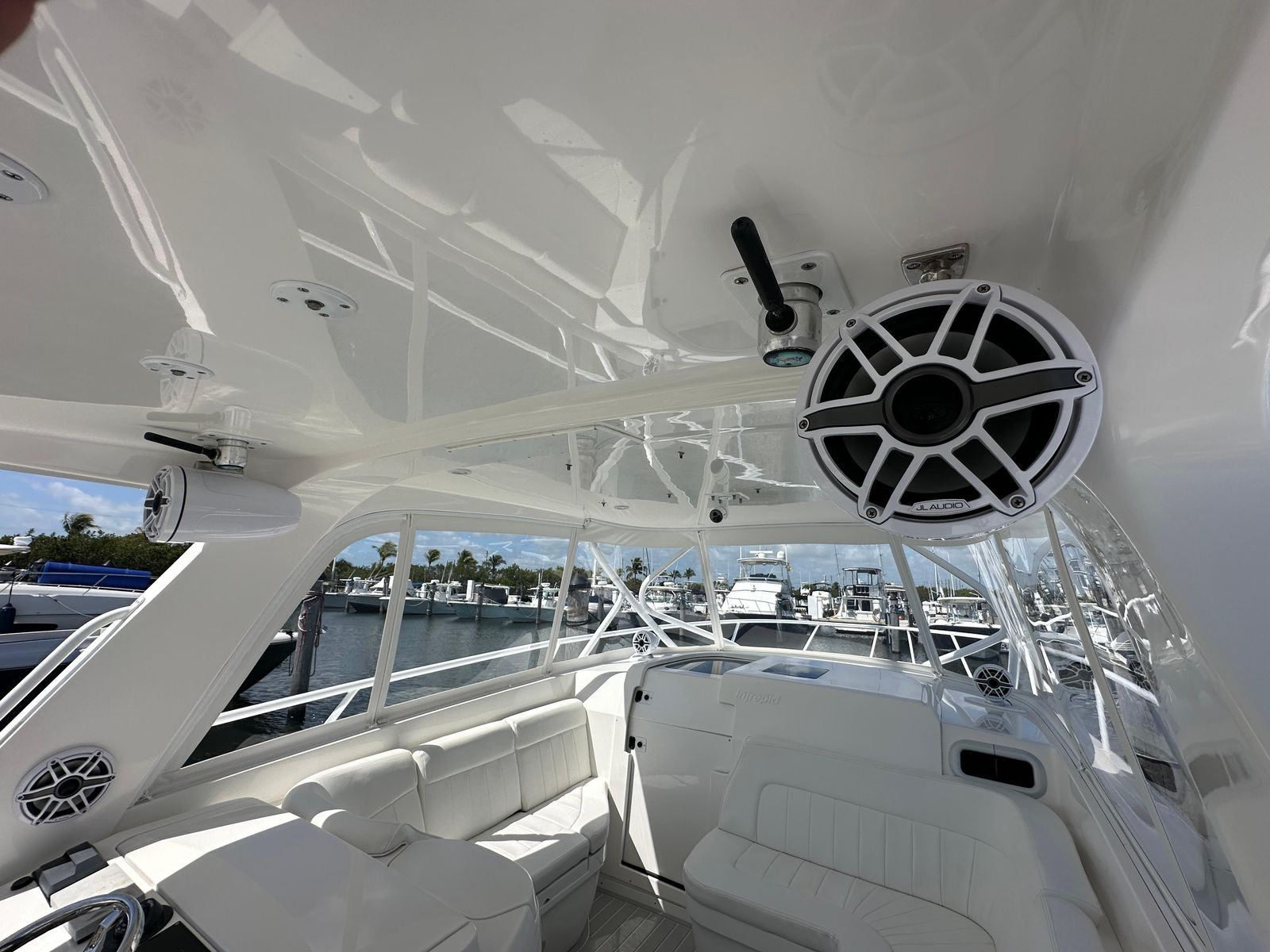 2008 Intrepid 390 Sport Yacht