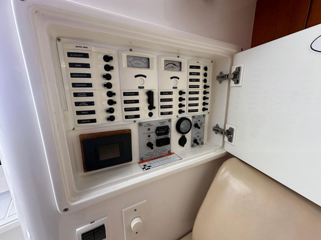 2008 Intrepid 390 Sport Yacht