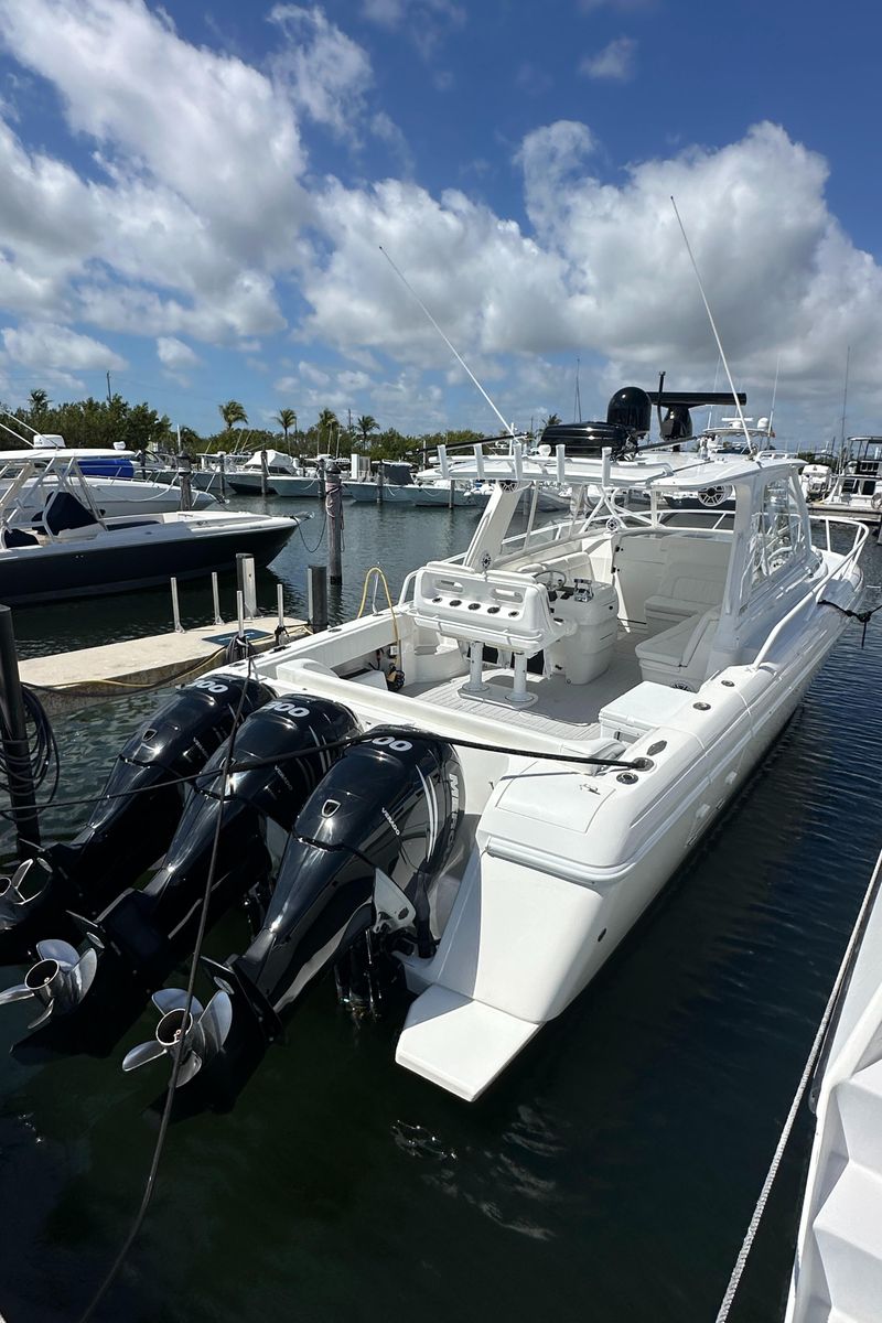2008 Intrepid 390 Sport Yacht